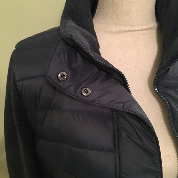 Old Navy Active Dark Green Puffer Jacket, Size Small EUC - Picture 2 of 5